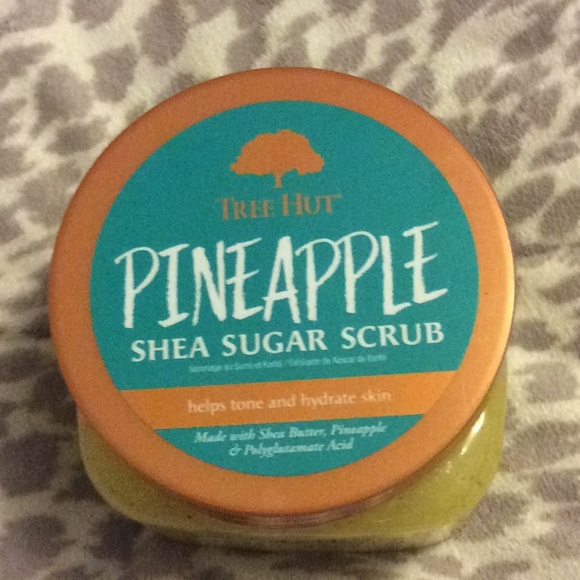 Pineapple tree hut - Picture 2 of 3